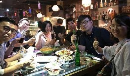 重庆酒吧吃瓜事件网红,网红围观下的争议瞬间